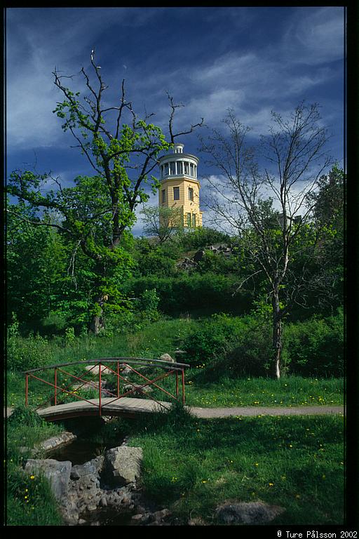 The Belvedere, Trädgårdsföreningen, with ghostlike polarizer-blue sky